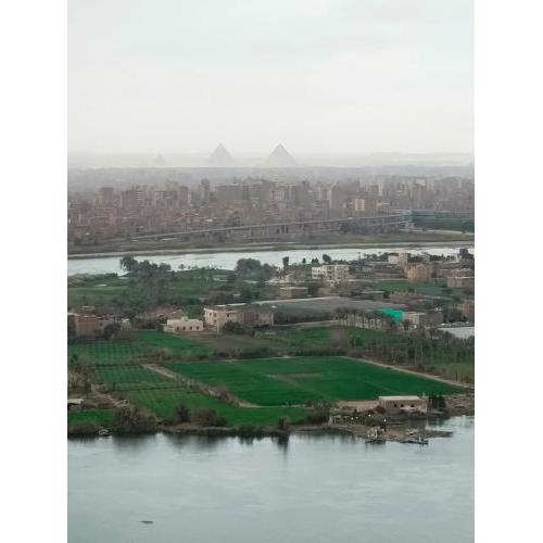شقة راقية مطلة علي كورنيش النيل المعادي - عوائل فقط