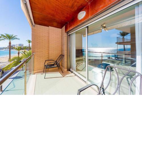 Шикарная квартира на первой линии -Luxury apartment on the first line sea