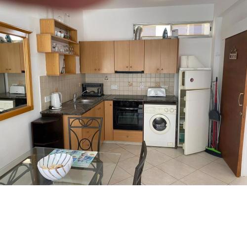 1 bedroom flat 200m from the beach in germasogia tourist area