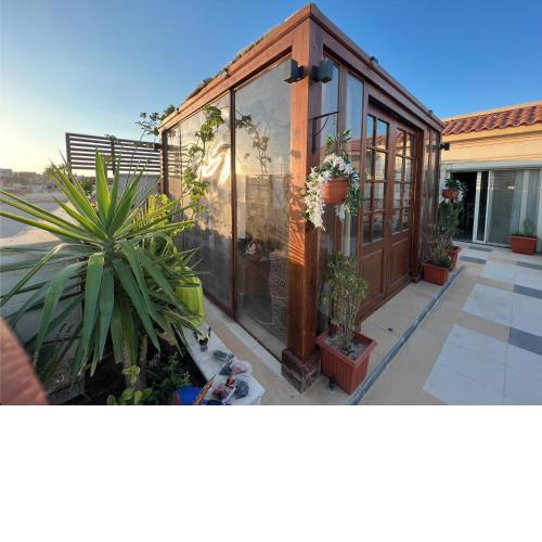 1 BR apart with Rooftop