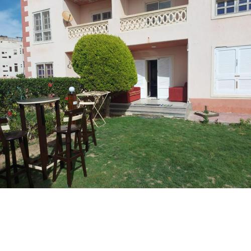 شاليه رائع أرضي بحديقه مارسيليا بيتش 1 Elegant Ground Chalet with Garden Marselia Beach 1