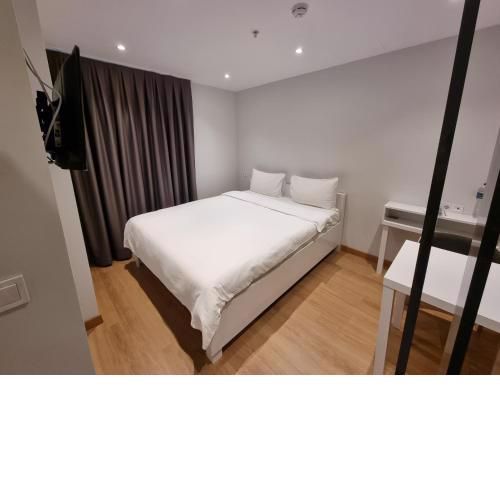 10m2 Hotel