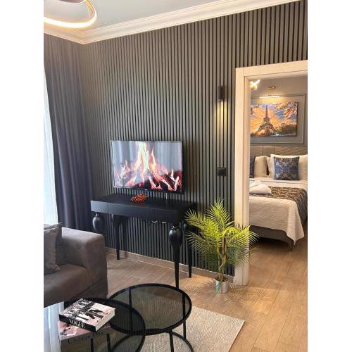 12 rooms hotel