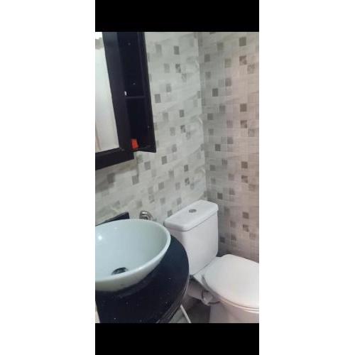 شقة بميامي علي البحر بجوار جملة ماركت الطابق 13