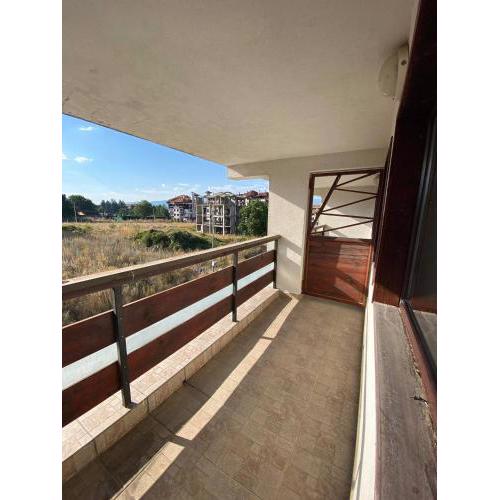 1br Bright Two Floor Apartment