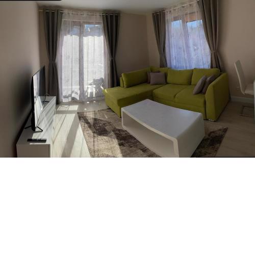 2 bed 2 bath, 4 min walk to slope, Predela2, Bansko