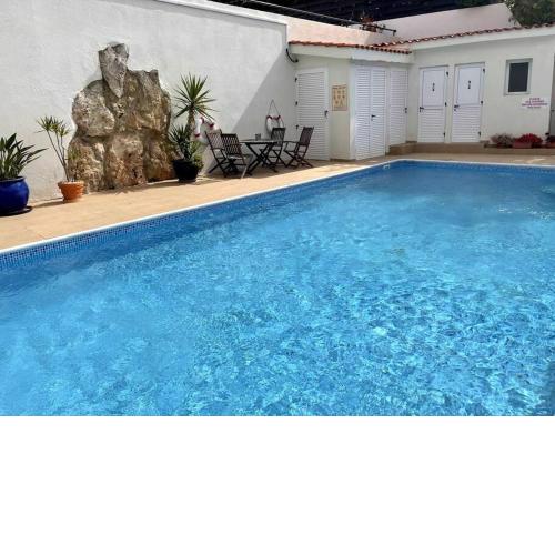 2 bed apt mountains and costal views with pool