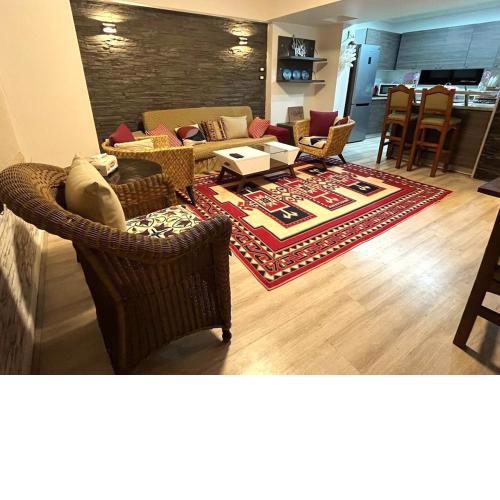2 bed room apartment, private garden & entrance