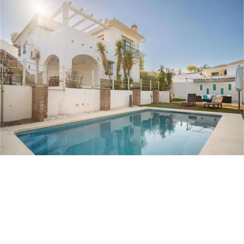 2 Bedroom Amazing Home In Viñuela