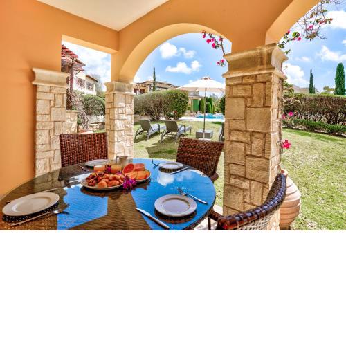 2 bedroom Apartment Asulon with communal pools, Aphrodite Hills Resort