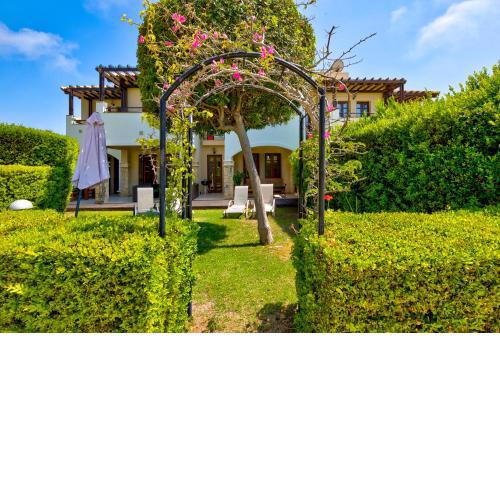 2 bedroom Apartment Kalypso with private garden, Aphrodite Hills Resort