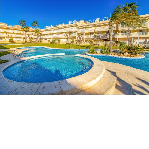 2 Bedroom Gorgeous Apartment In Santa Pola