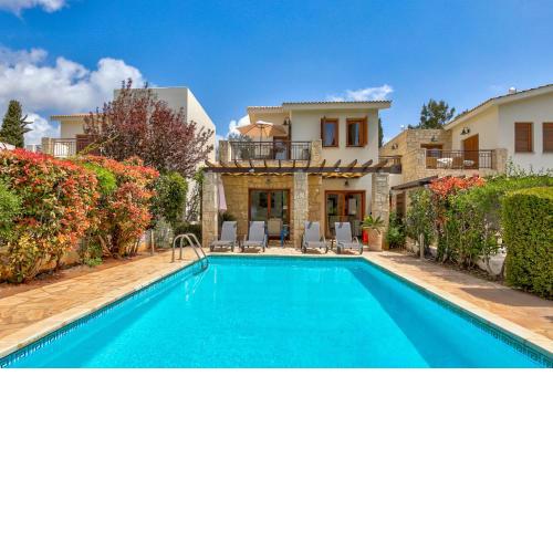 2 bedroom Villa Destu with private pool and golf views, Aphrodite Hills Resort