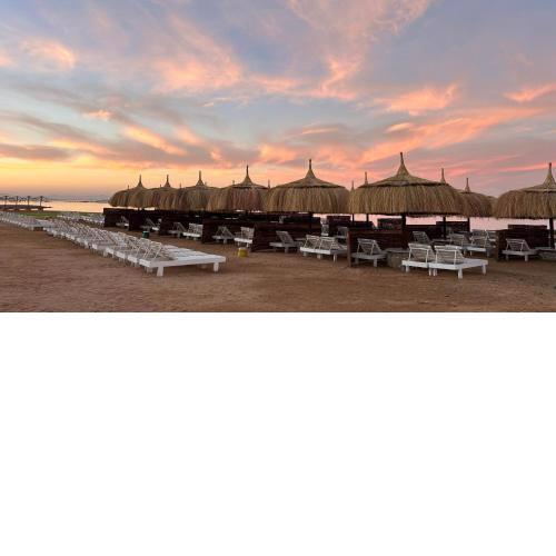 2-bedroom with pool view in Fanadir Bay Resort with free beach and pool access