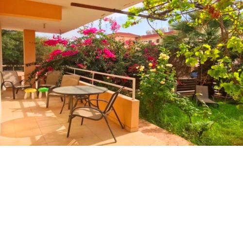 2 bedroom with private garden, walk to Nissi Beach, communal swimming pool