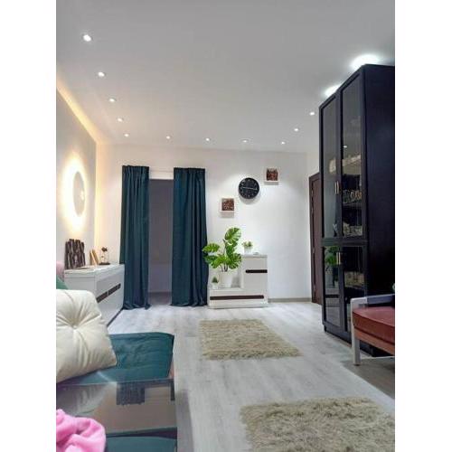 2 Bedroom+Garden, Lakes near AUC