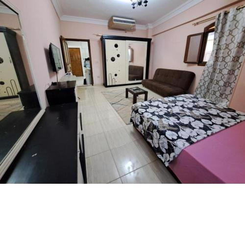 2-bedrooms Apartment with quiet sitting area in front of it