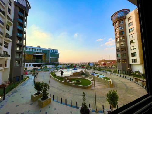 2 Bedrooms Pool View Duplex Across Park Mall