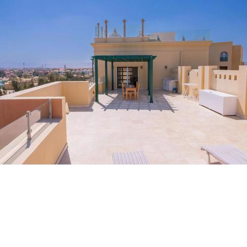 2-BR Penthouse with roof terrace in Abu Tig Marina