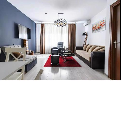 2 Designer Apartments Seconds Away From Тhe Main Street, FREE Parking