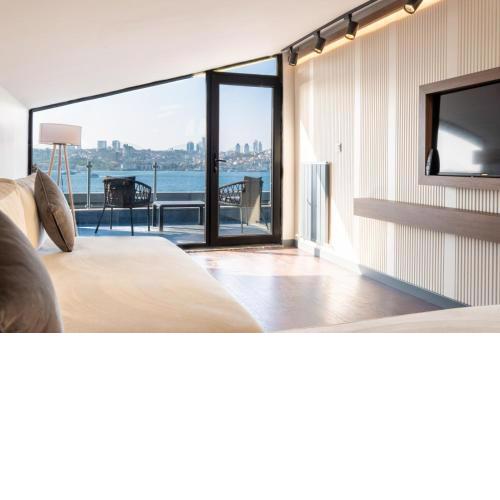 216 Bosphorus Suite