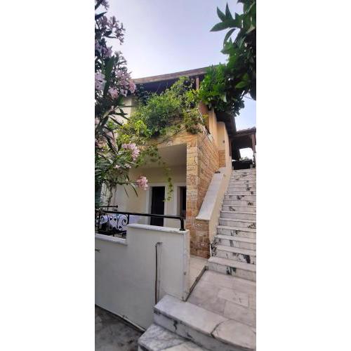 250m to the Beach - Fully Furnished - Fast Wi-Fi