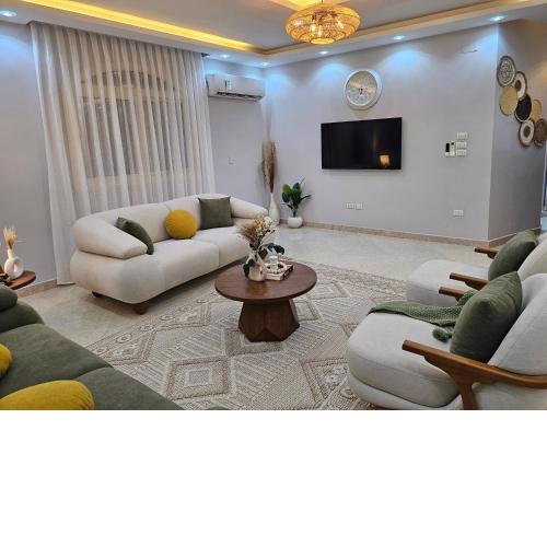 شقق مفروشة 3 غرف نوم حديثة وواسعة - Modern 3-bedroom furnished apartments