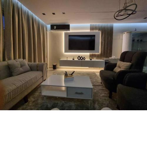 3 Bedroom Apart near CraftZone