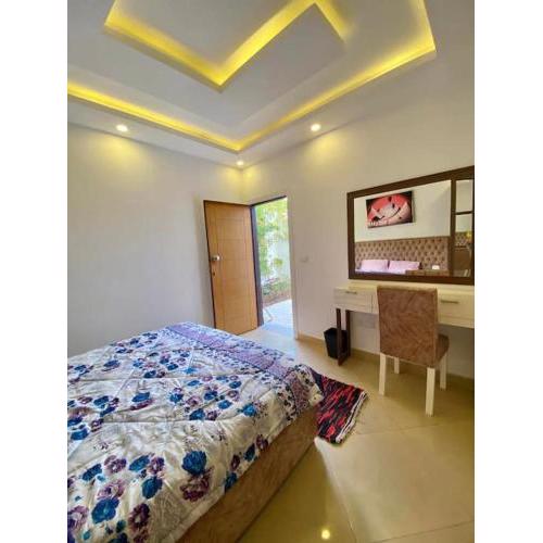 3-Bedroom Apartment on the Ground Floor with Pool View, Personal Garden Area, Backyard, and Free Beach Access in Sharm Hills Resort