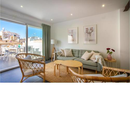 3 Bedroom Beautiful Apartment In Santa Pola
