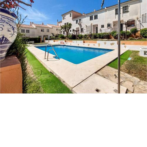 3 Bedroom Beautiful Home In Torre De Benagalbon