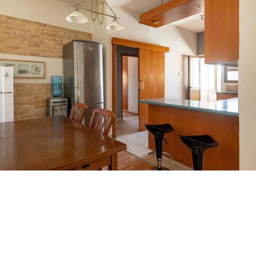 3 bedroom Central Apartment
