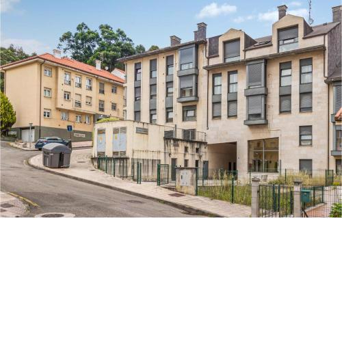 3 Bedroom Pet Friendly Apartment In Aviles