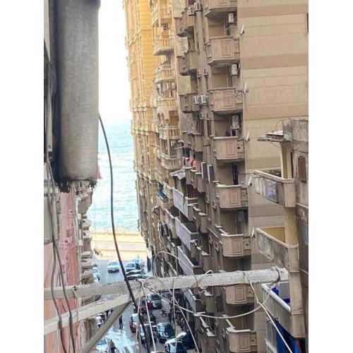 3 Bedroom walk to beach