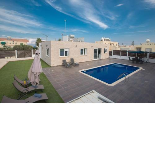 3 Schlafzimmer Villa In Protaras Zentrum Mit Pool
