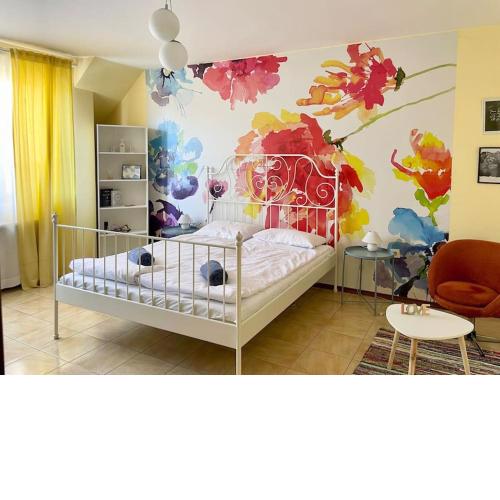 35 Cozy Central 1 Bedroom Apartment with Balcony