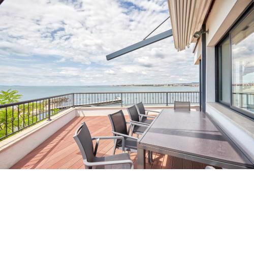 3BD Beach Paradise with a Stunning View + Parking