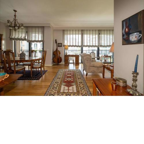 3BR flat in Fenerbahçe, close to Bağdat Street