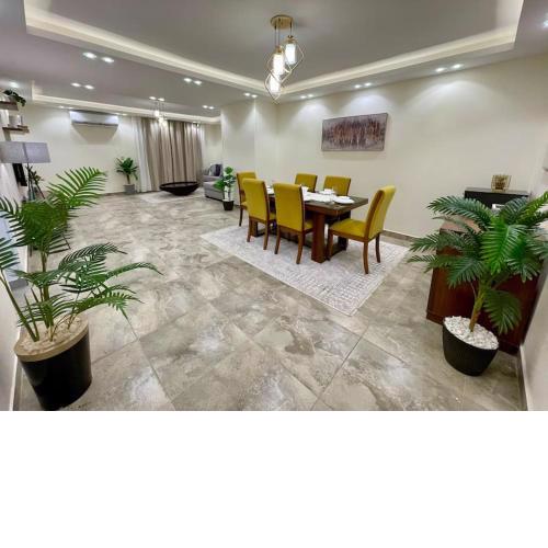 3BR luxury apt near AUC newCairo