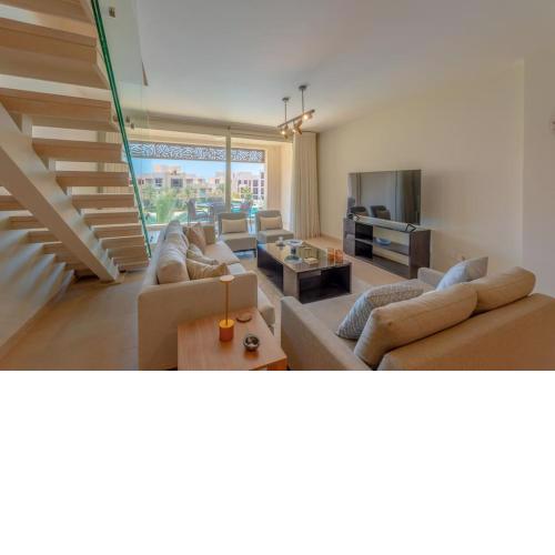 3BR Penthouse in Mangroovy. Pool, Beach, Priv Roof