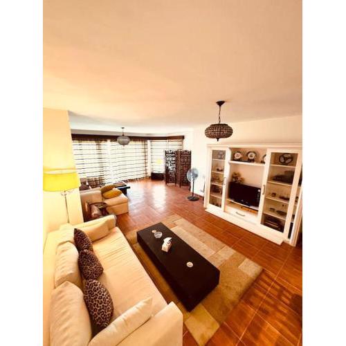 3Brs Getaway Lake View Einbay