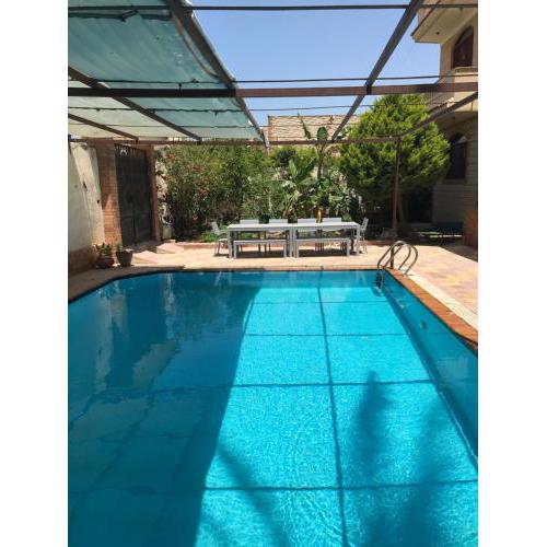 4 Bedroom superior family villa with private pool, 5 min from beach Abu Talat