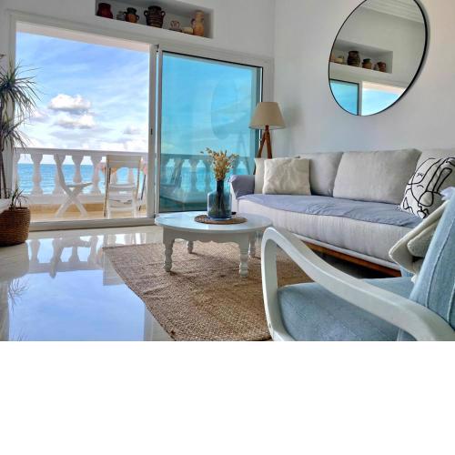 4 pieces avec balcon sur la mer