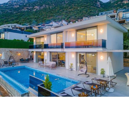 4 Yatak odalı deniz manzaralı- 4 bedroom sea wiew