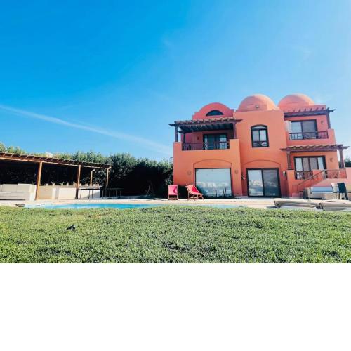 4BR Villa with Private Pool in Gouna