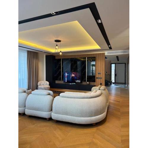 5-Bedroom Villa with Pool & Sauna
