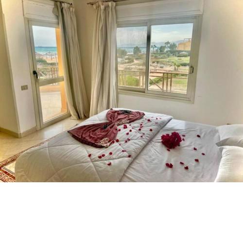 5-BRS Beachfront Standalone villa - Ein bay