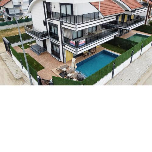 6 Yatak Odalı Ultra Lüks Yeni Villa Belek