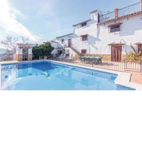 8 Bedroom Lovely Home In Iznájar