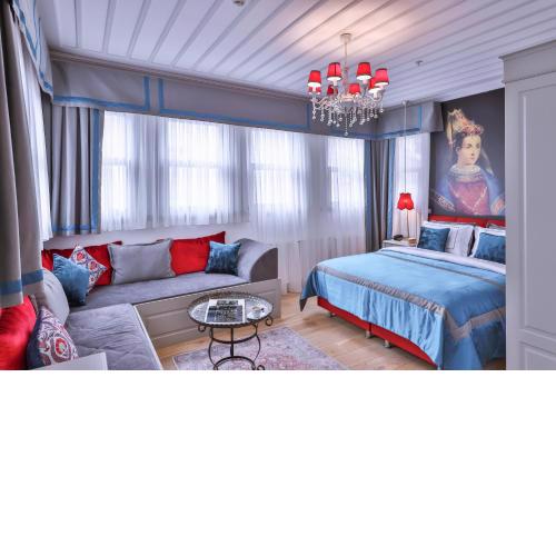 9 Doors Hotel